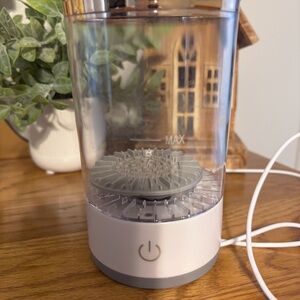 Sleek White and Gray Makeup brush cleaner